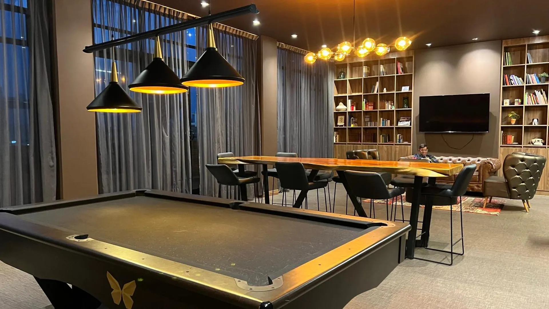 Apartment With Hotel Amenities, Coworking, Room Service, Gym Bogota