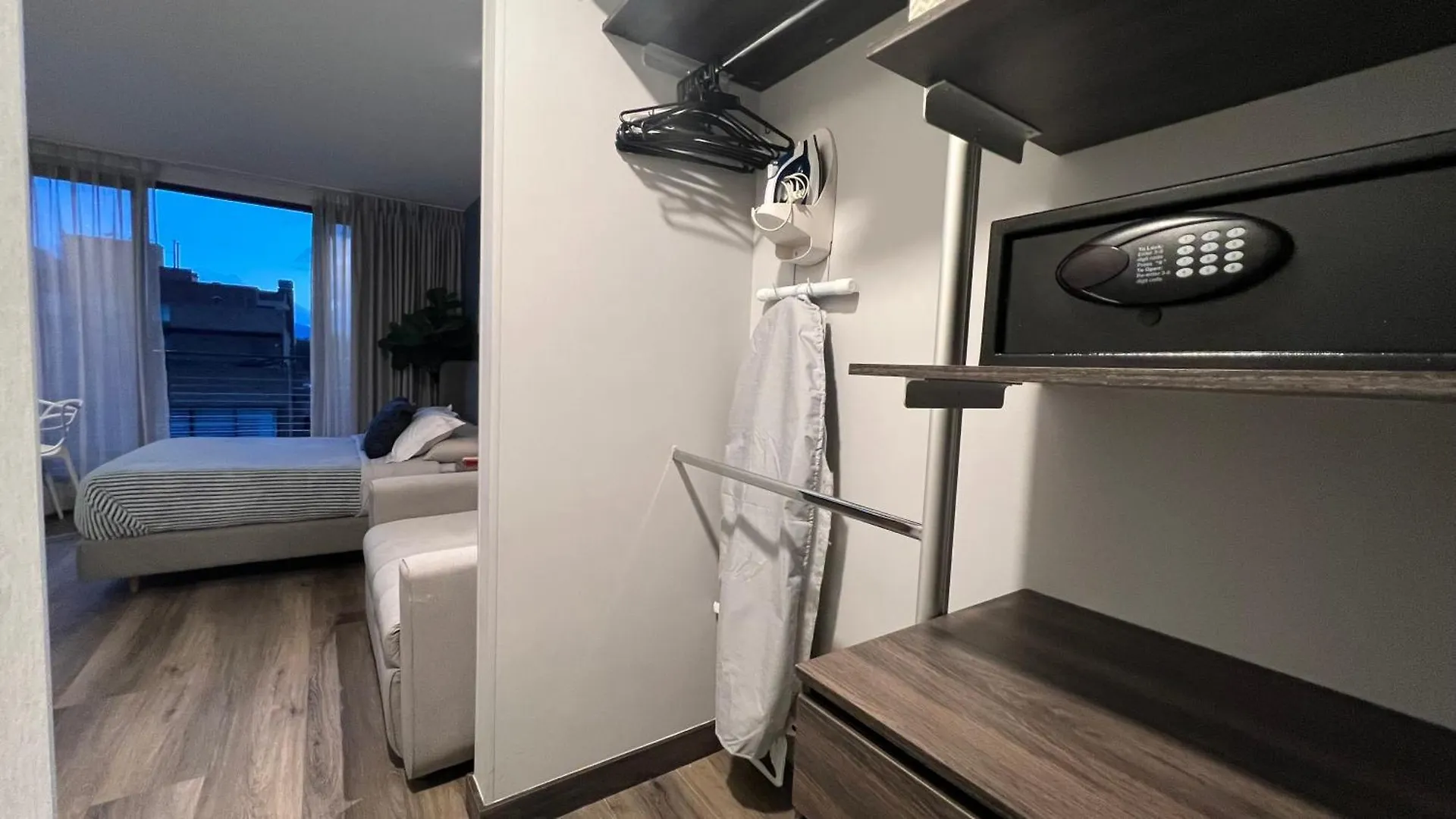 Apartment With Hotel Amenities, Coworking, Room Service, Gym Bogotá