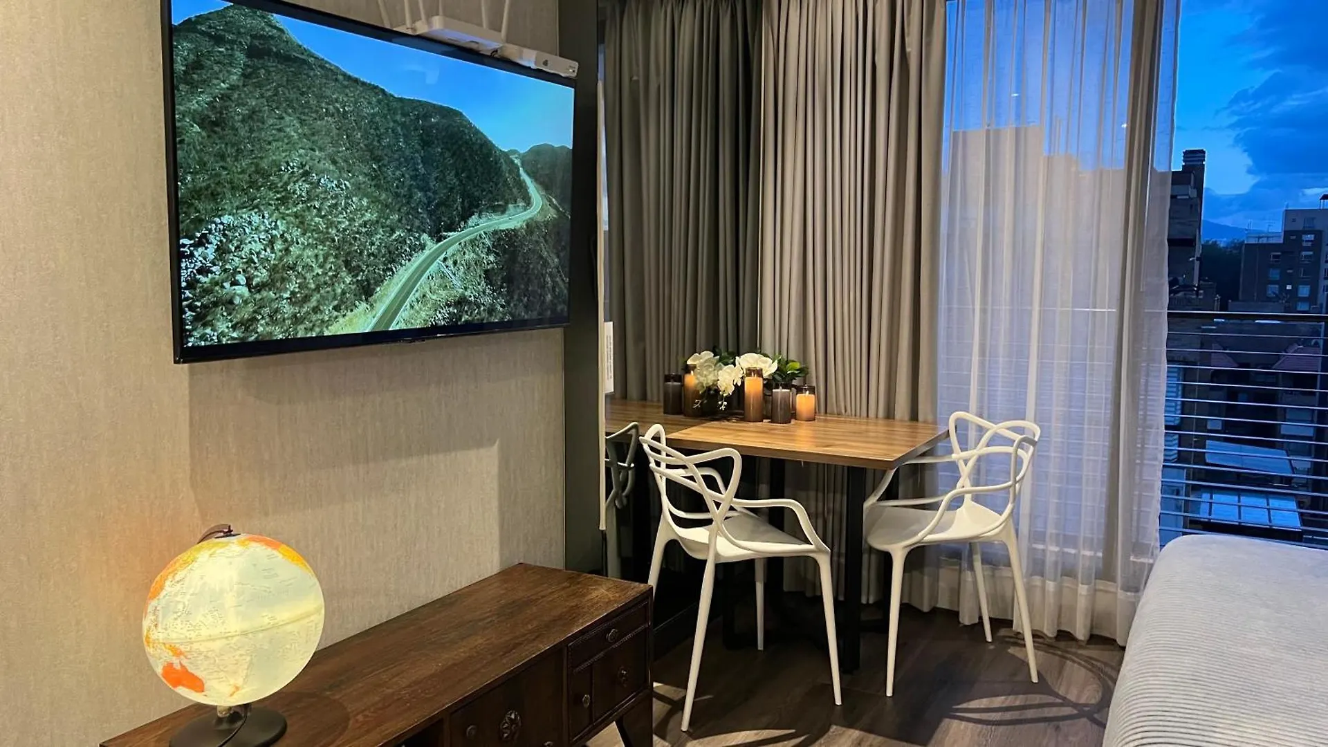 Apartment With Hotel Amenities, Coworking, Room Service, Gym Bogotá Colombia